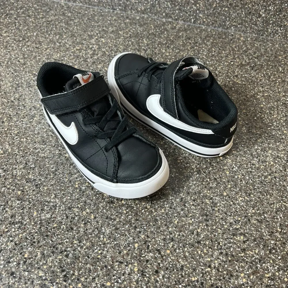 Nike Little Kids Toddler Size 10C Black/White Leather Sneakers Low Snap On Shoes